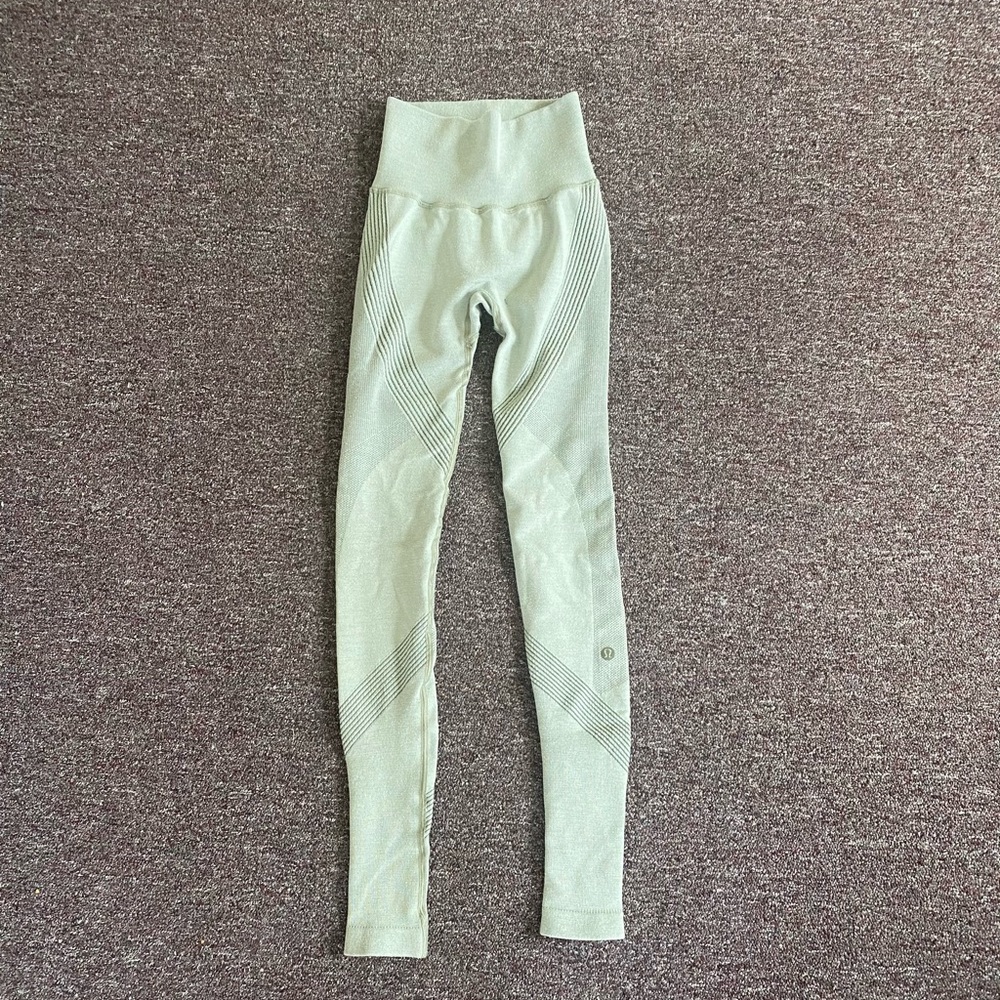 Green leggings